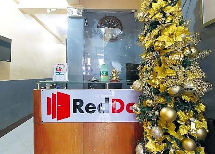 Отель Reddoorz @ Vcat Apartelle Sampaloc 2*