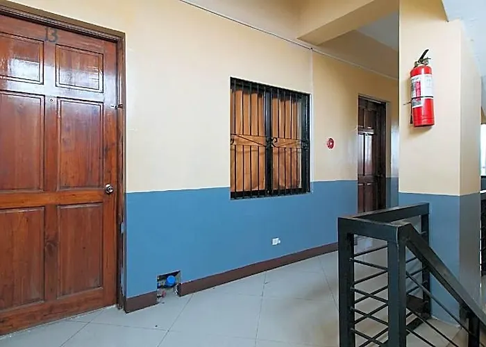 Reddoorz @ Vcat Apartelle Sampaloc Отель 2*