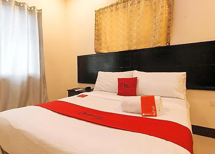 Отель Reddoorz @ Vcat Apartelle Sampaloc 2*