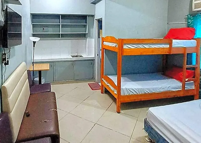 Reddoorz @ Vcat Apartelle Sampaloc Отель Манила