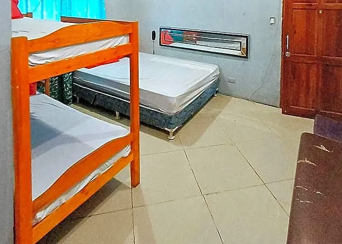 Reddoorz @ Vcat Apartelle Sampaloc Манила