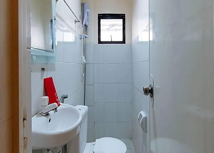 Reddoorz @ Vcat Apartelle Sampaloc Отель
