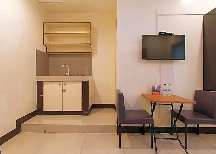 Отель Reddoorz @ Vcat Apartelle Sampaloc